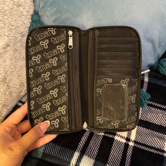 TNA Artitzia Black Wallet - Picture 3 of 5